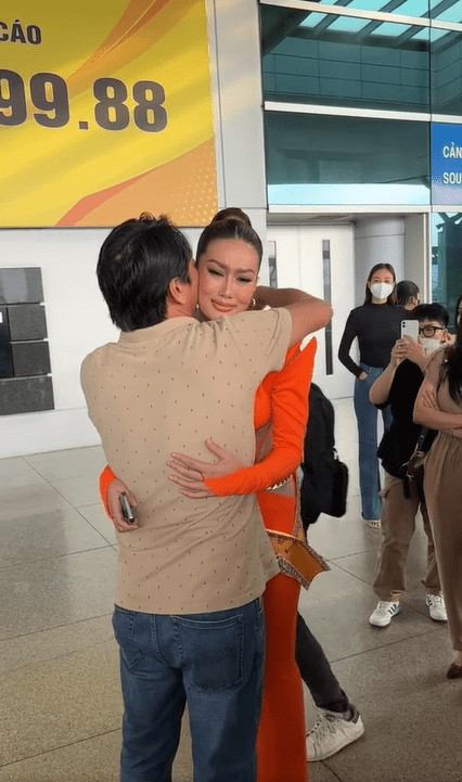 Hoa hậu Thiên Ân tiết lộ đã 22 năm chưa đi máy bay, bật khóc chào bố để lên đường thi Miss Grand International