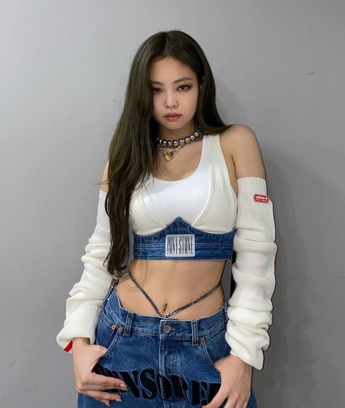 nhung-kieu-mac-quan-khong-giong-ai-cua-bo-doi-rapper-blackpink-ed7a9e-1359.jpg