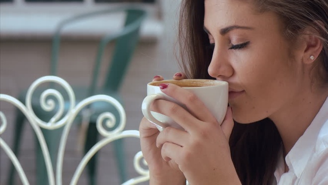 Cơ thể sẽ ra sao nếu bạn uống cà phê trước bữa sáng?
