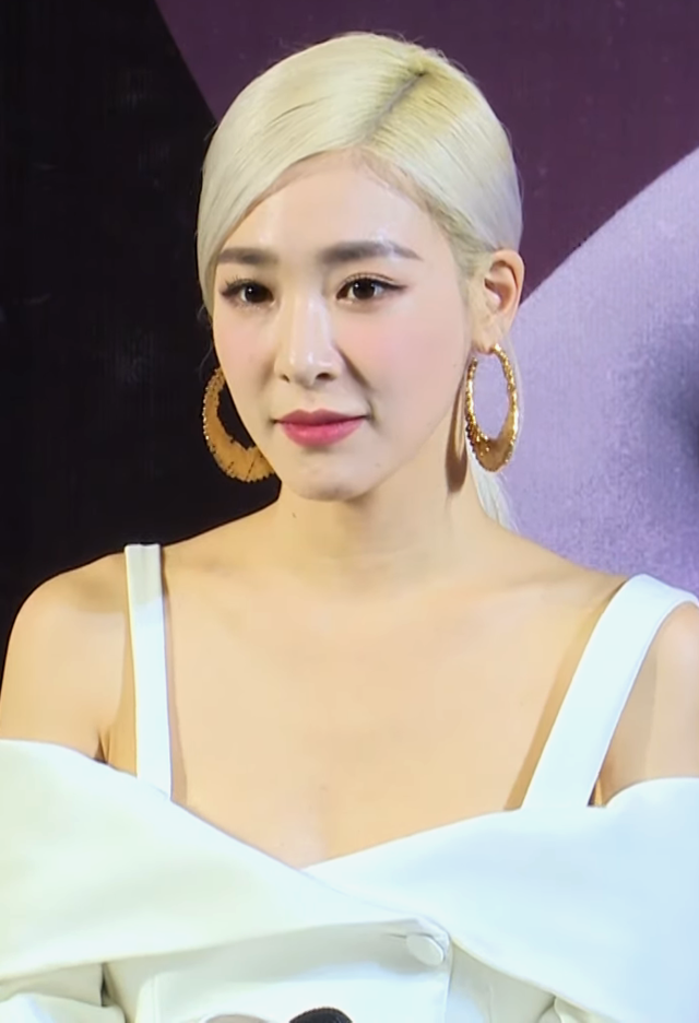 Tiffany_Young_at_the_press_conference_for_Open_Hearts_Eve_concert_in_Bangkok