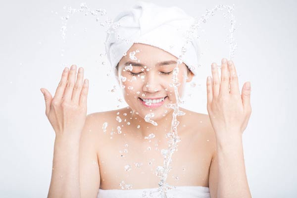 7 bước cơ bản cần ghi nhớ khi dưỡng ẩm để cải thiện làn da khô như ngói mùa lạnh