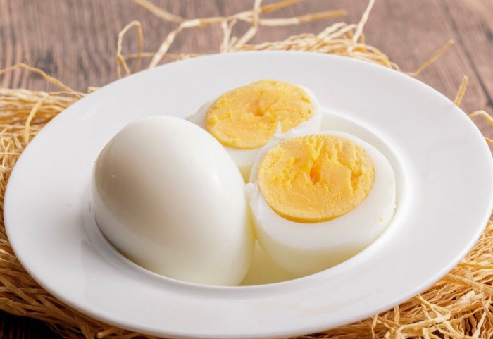 Cách luộc trứng dễ bóc vỏ