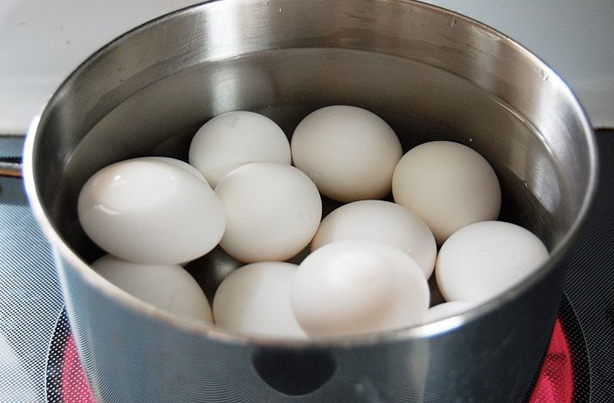 Công thức luộc trứng ngon dễ bóc vỏ