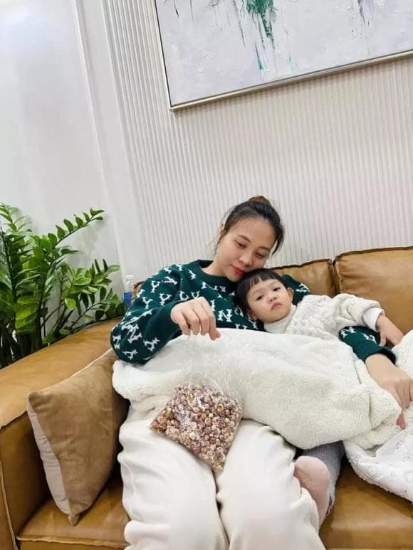 me-ruot-dam-thu-trang-he-lo-co-ngoi-gia-dinh-tai-lang-son-1-ngoisaovn-w720-h960-ngoisaovn-w580-h773