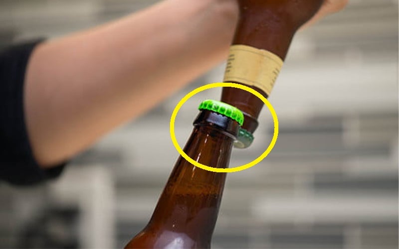 Cách mở bia đơn gỉan dễ dàng