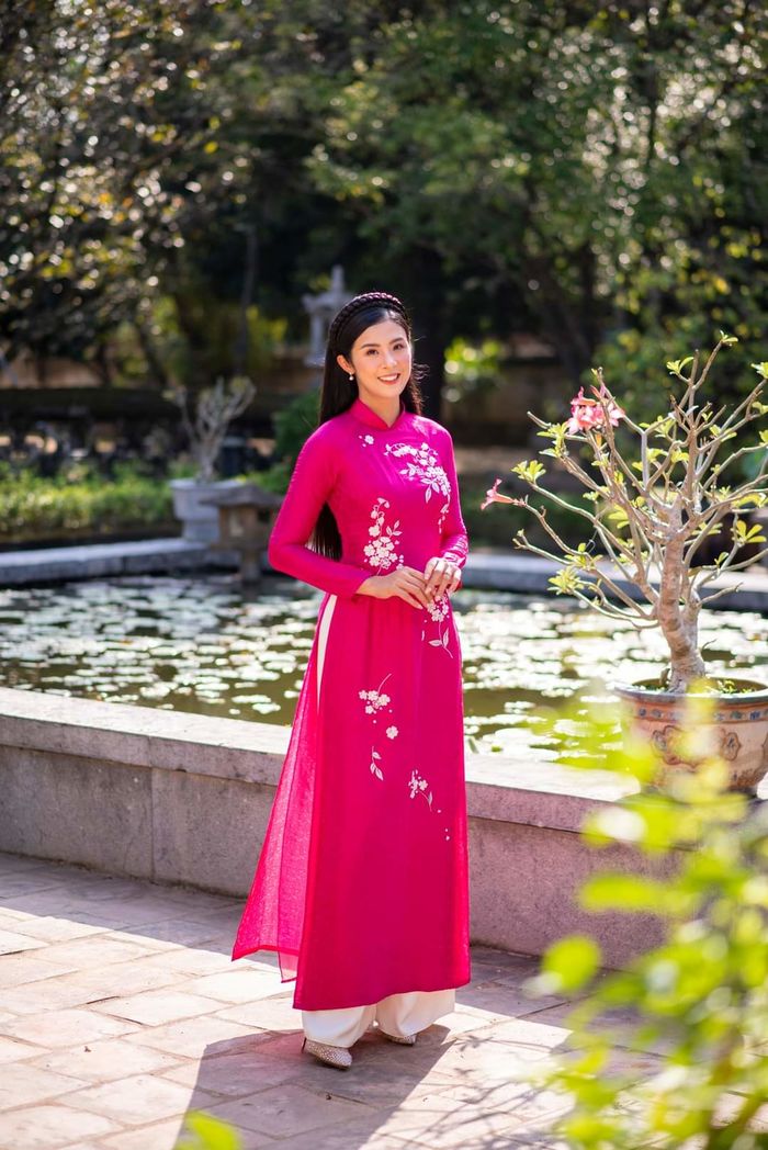 Ngắm dàn mỹ nhân Việt xúng xính áo dài, chị em lại có thêm ý tưởng mặc đẹp ngày Tết