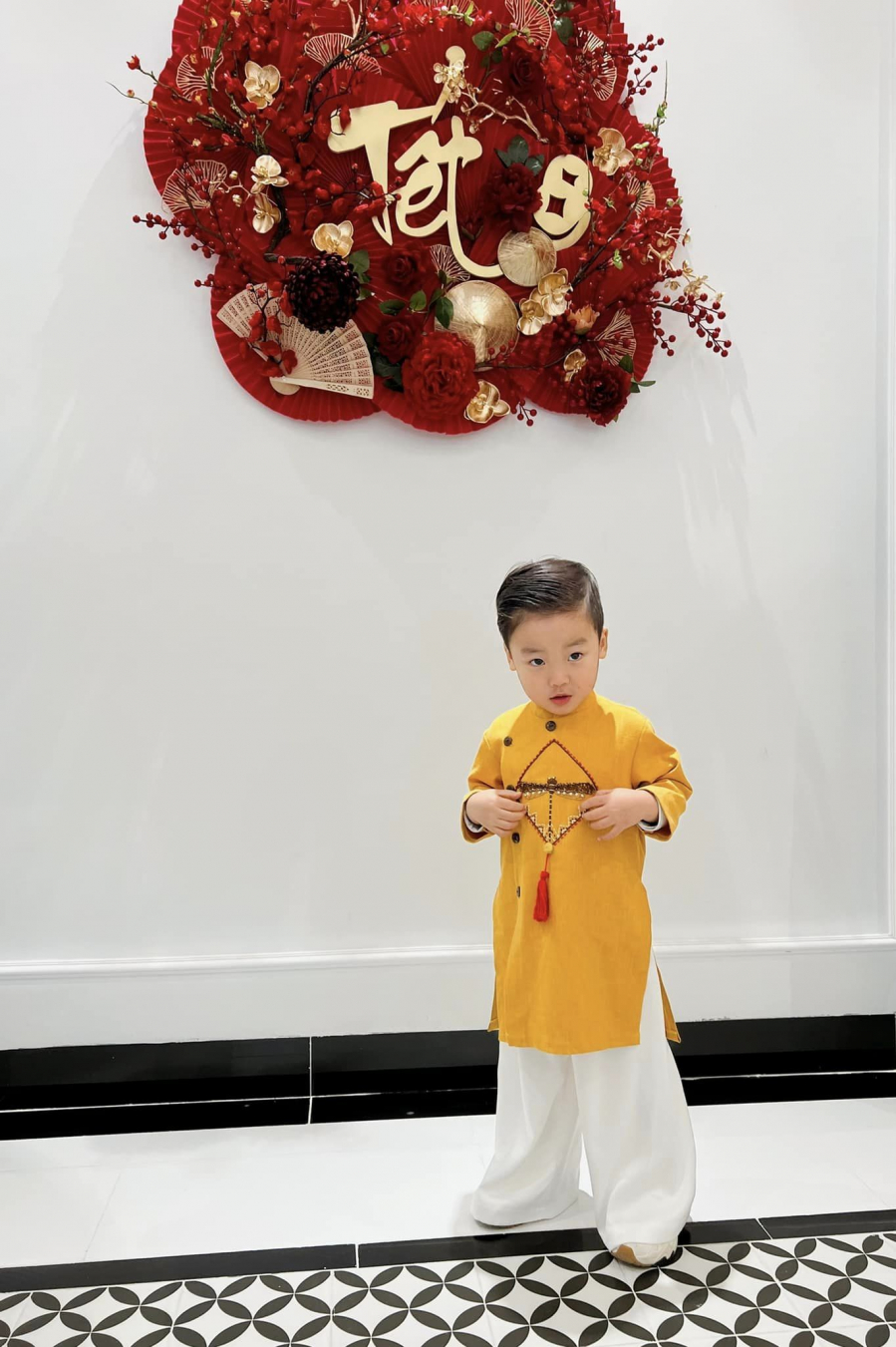 Tặng quà sinh nhật trễ tận 3 tháng nhưng món quà khủng của Hoàng Thùy lại  khiến Hòa Minzy cười như được mùa vì lý do này  Phụ Nữ  Gia Đình