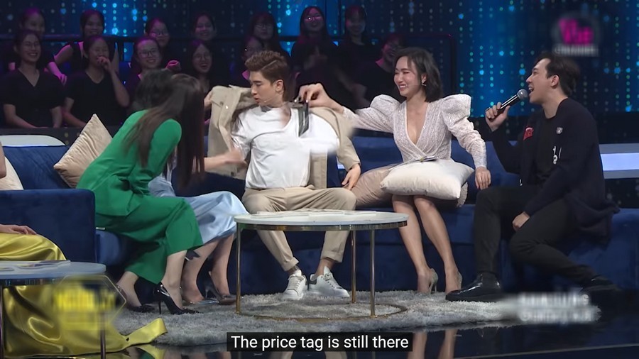 Dàn sao Việt có nhiều khoảnh khắc muối mặt trước khán giả vì mặc đồ quên tháo mác