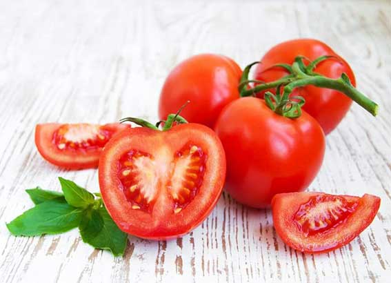 Cà chua không chỉ để ăn mà còn có những cách làm đẹp tuyệt vời này cho làn da