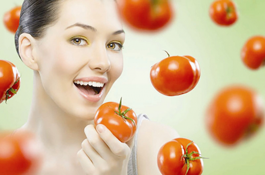 13 cách làm trắng da bằng cà chua hiệu quả nhất, dễ thực hiện