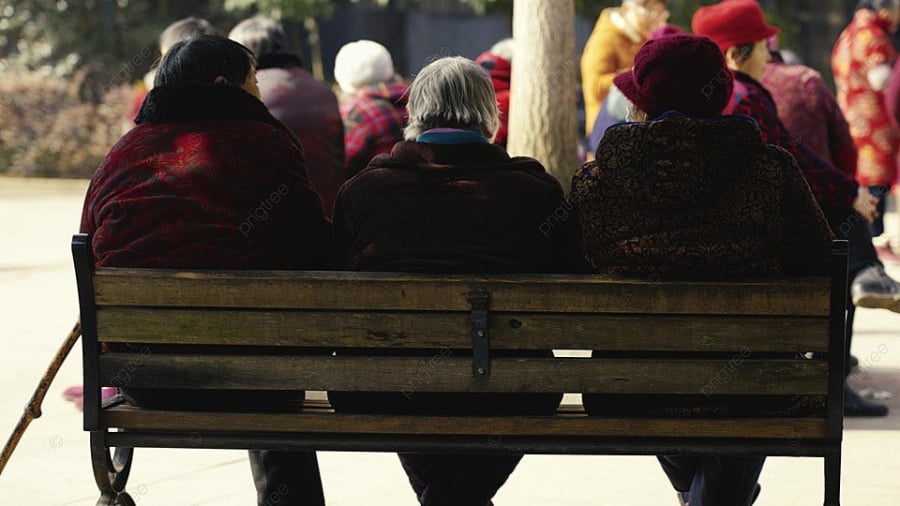 pngtree-old-people-sitting-together-and-chatting-image_839467