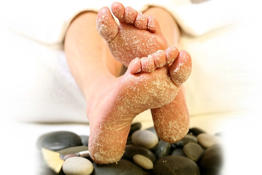 Scrub_foot_massage