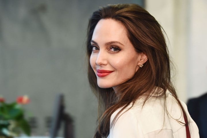 Minh tinh Angelina Jolie thành lập nhãn hiệu thời trang dùng toàn đồ cũ ...