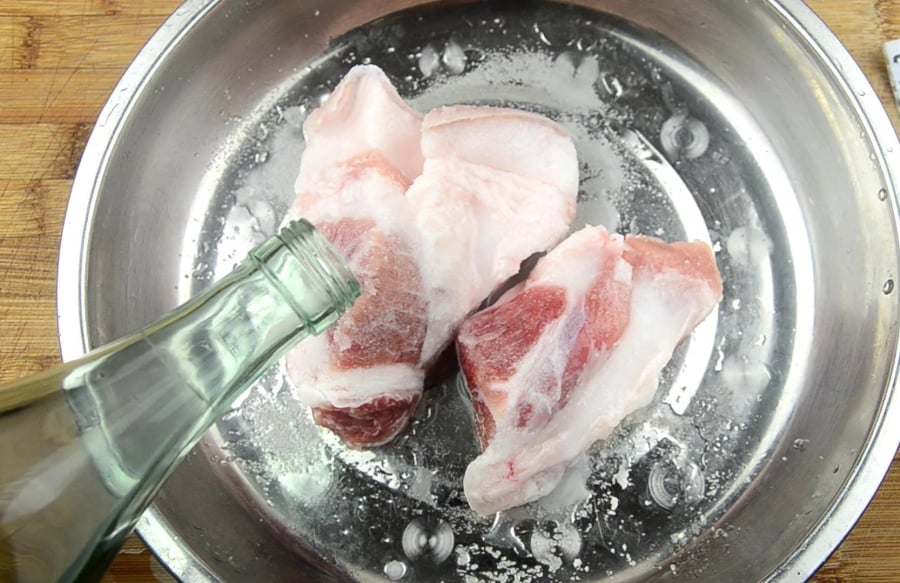 Thịt lấy từ tủ lạnh cứng hơn gạch: Nhỏ vài giọt này chỉ 10 phút thịt mềm, tươi ngon như mới
