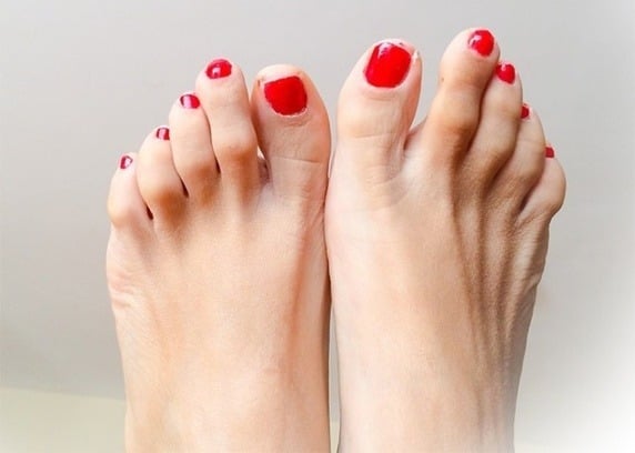 Dân gian có câu: Ngón chân thứ hai dài hơn ngón chân cái, lớn lên bất hiếu, có đúng không?