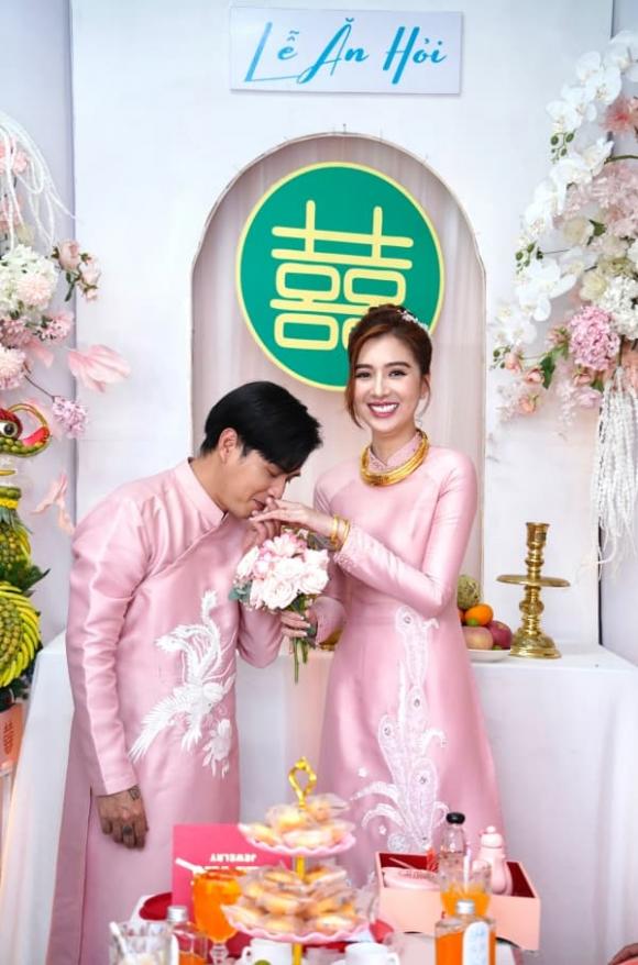 Hồ Quang Hiếu vén màn cuộc sống hôn nhân với vợ trẻ, tiết lộ lý do chưa tổ chức đám cưới