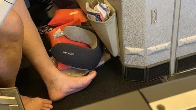 Tiếp viên hàng không tiết lộ bí mật, nghe xong sẽ không bao giờ cởi giày lên máy bay