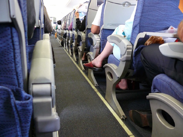 Tiếp viên hàng không tiết lộ bí mật, nghe xong sẽ không bao giờ cởi giày lên máy bay