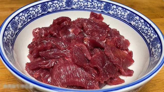 Ướp thịt bò, không cho muối, dùng gia vị này giúp thịt mềm và không bị khô