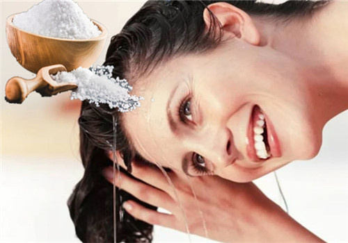 Mẹo kết hợp muối và dầu gội đầu giúp làm sạch gàu, giảm rụng tóc và kích thích mọc tóc