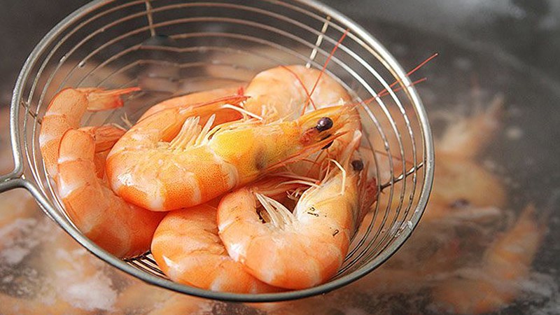 Secret to boiling firm and tasty shrimp