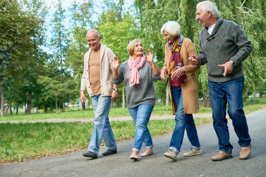 Đàn ông sau 65 tuổi, nếu đi bộ không thấy xuất hiện 5 biểu hiện này thì xin chúc mừng 10