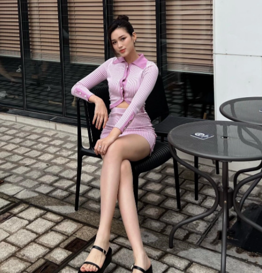 Mỹ nhân Việt gợi ý loạt cách diện chân váy ngắn xinh tươi, ngọt ngào