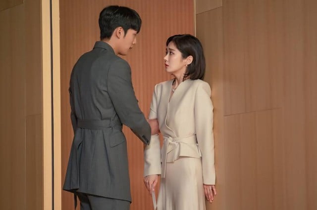 Jang Nara trong phim mới ăn diện chuẩn nữ tổng tài, bộ nào cũng khí chất ngời ngời