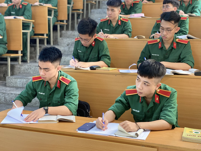 Sinh viên khối ngành Công an - Quân đội sẽ được nhà nước phân công nhiệm vụ, bổ nhiệm công tác