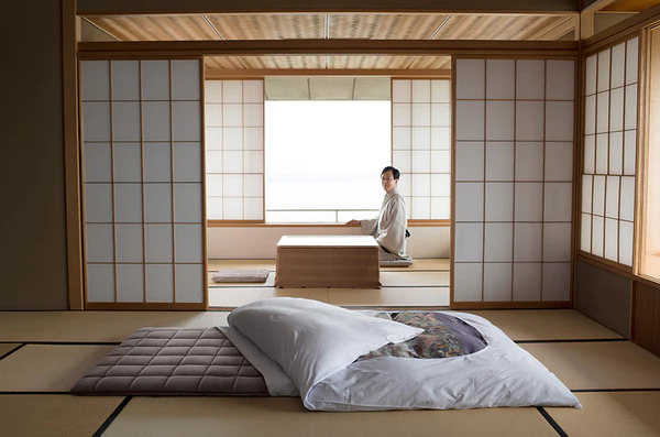 Nhiều người Nhật lựa chọn ngủ dưới sàn thay vì nằm giường.