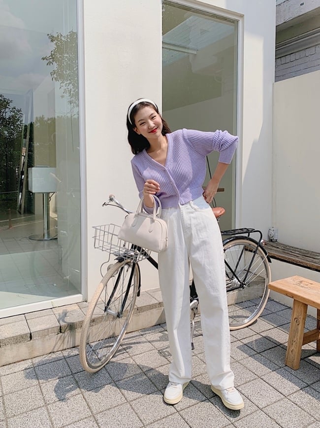 Muốn mặc cardigan như một kiểu áo thông thường, hãy chọn áo dáng hơi lửng và kết hợp cùng quần cạp cao, ống suông hoặc ống rộng.     