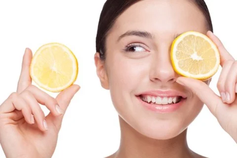 Chanh là một trong những loại trái cây giàu chất chống oxy hóa mang lại nhiều lợi ích cho làn da.