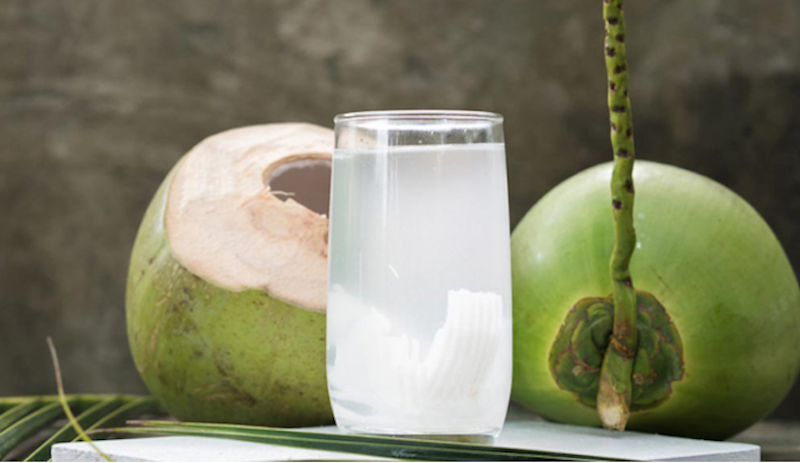 Nước dừa không chỉ giúp thanh lọc cơ thể, nước dừa còn hỗ trợ hệ tiêu hoá của bạn trở nên tốt hơn.