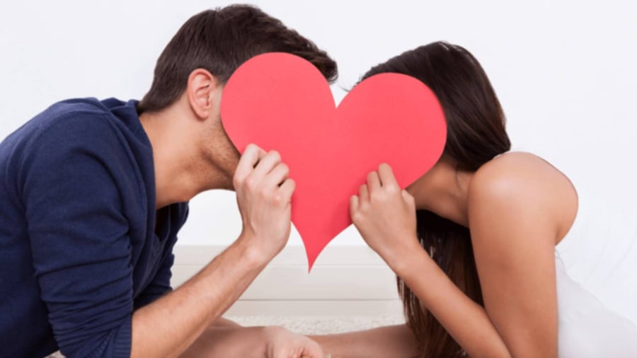 Khi các cặp vợ chồng không còn hôn nhau, điều đó thường làm giảm đáng kể sự thân mật về thể xác nói chung.