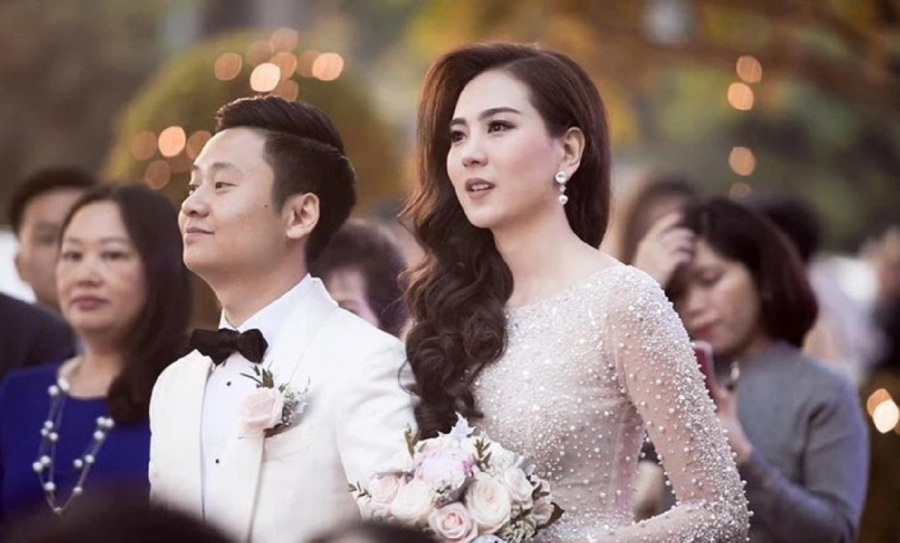Showbiz 1/4: Rộ tin Hoàng Thùy Linh và Đen Vâu về chung một nhà, MC Mai Ngọc thông báo đã ly hôn chồng