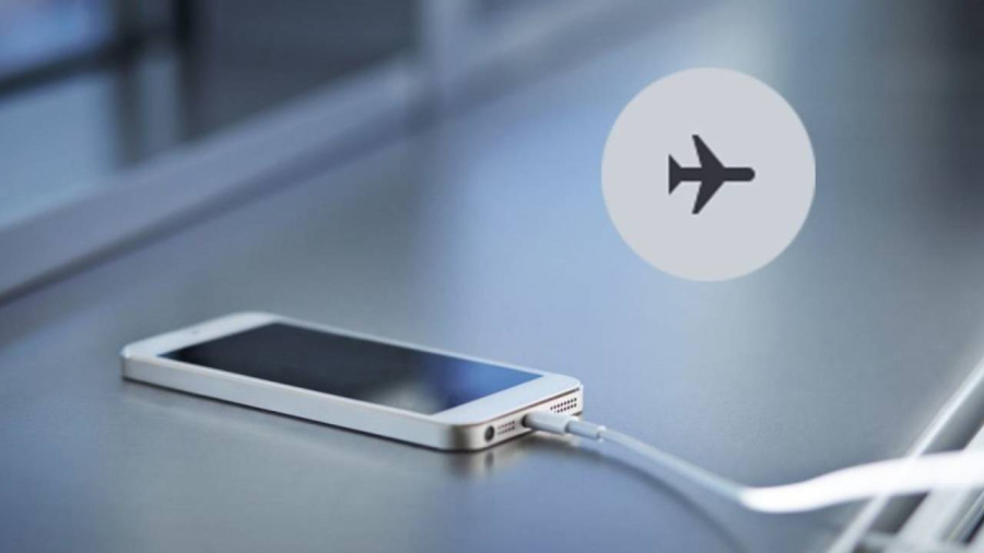 Bật chế độ máy bay trên điện thoại có thể giúp sạc pin nhanh hơn
