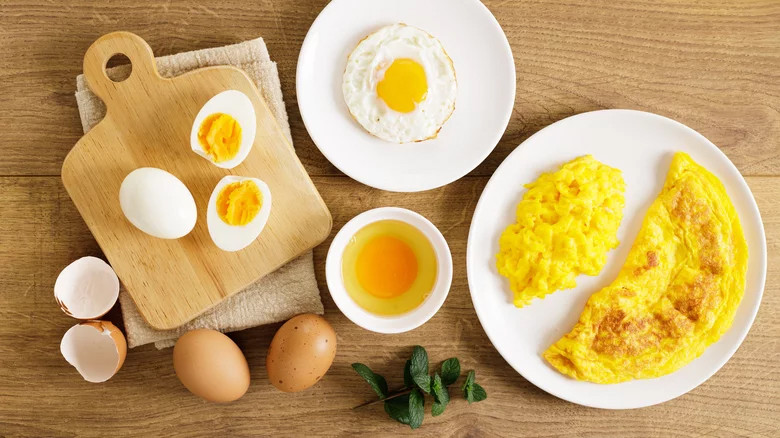Trứng là thực phẩm chứa nhiều protein, không thể thiếu cho việc duy trì mái tóc chắc khỏe