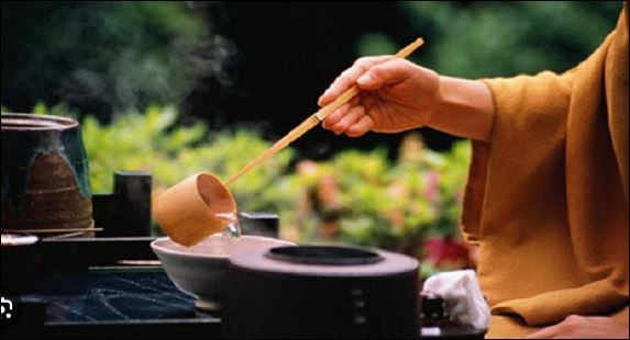 Đôi khi nhìn rõ ràng quá sẽ làm hại mắt, nghĩ nhiều quá sẽ làm tổn hại tinh thần. (ảnh minh họa)