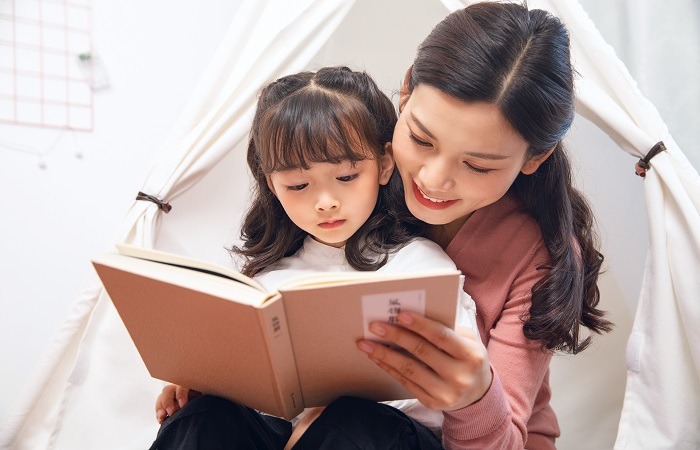 Một cách để đánh giá sự thành công của một đứa trẻ trong tương lai là xem họ có thích đọc sách từ khi còn nhỏ không. 