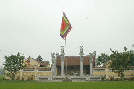 Đền thờ Linh Từ Quốc mẫu Trần Thị Dung