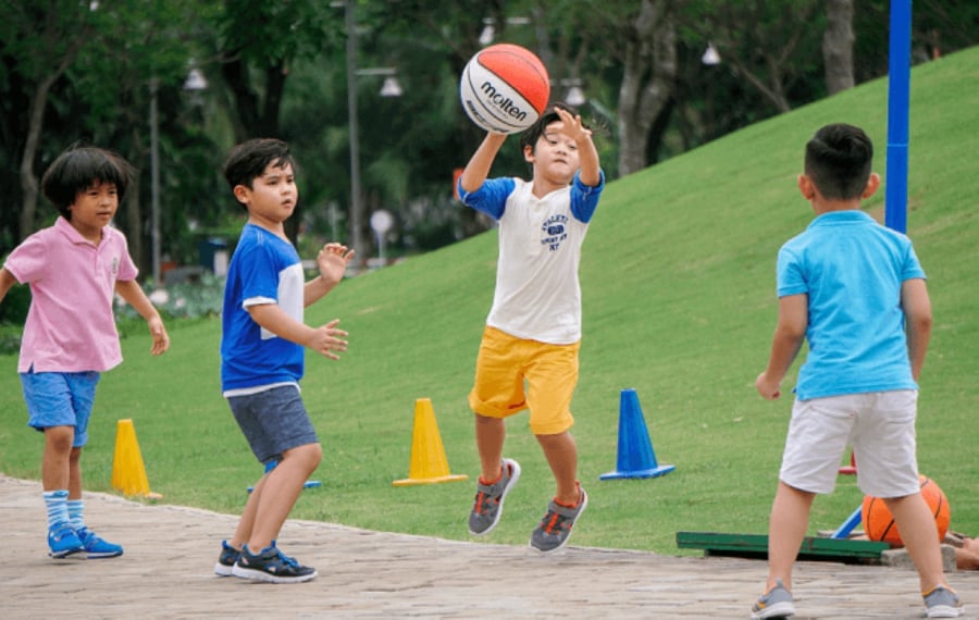 Luyện tập thể thao giúp trẻ có tinh thần và thể chất tốt. (Ảnh minh họa)