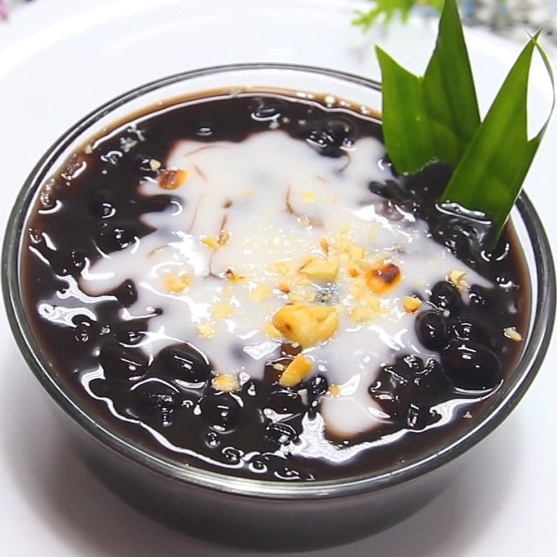 Chè đậu đen nước cốt dừa có mùi thơm nhẹ của nước cốt dừa