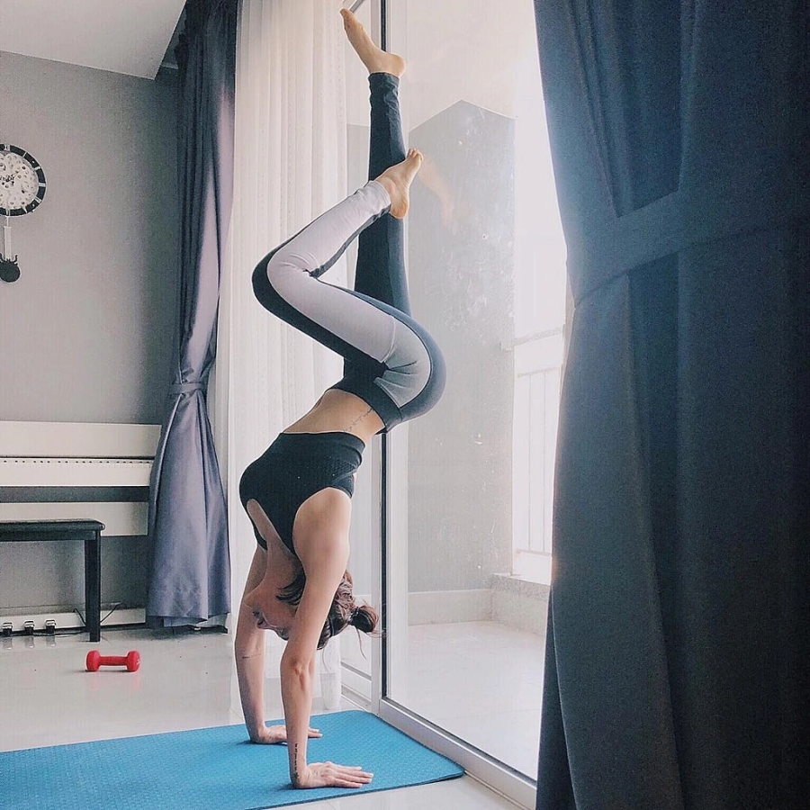 Cô từng tiết lộ dù bận rộn đến đâu cũng dành ra ít nhất 60 phút mỗi ngày để tập yoga. 