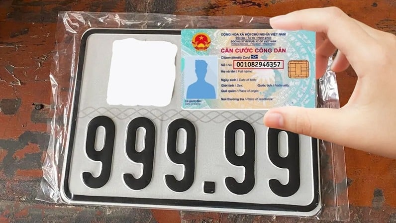 Trường hợp cá nhân mua bán xe thì cơ quan đăng ký xe sẽ thu hồi biển định danh và cấp lại khi cá nhân này có xe khác thuộc quyền sở hữu của mình.