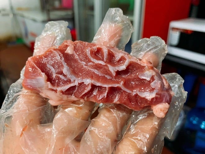 Nhiều người bán hàng lâu năm đều nói thịt má đào gần như là phần thịt ngon nhất của con lợn.
