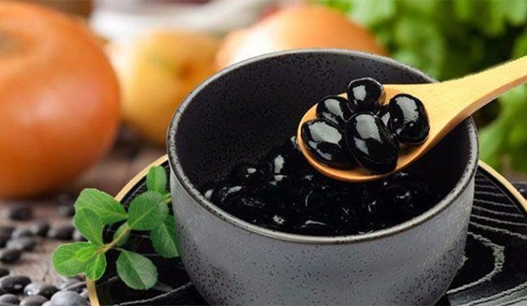 Khi kết hợp giấm trắng với đậu đen, những lợi ích sức khỏe và làm đẹp của chúng có thể được nhân lên nhiều lần