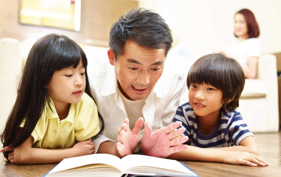 Một đứa trẻ yêu sách, thích đọc sách lớn lên sẽ có tương lai tươi sáng hơn những đứa trẻ không chịu đọc sách. (Ảnh minh họa)