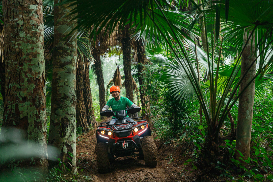 Lái xe ATV qua rừng lim không hề khó khăn, chỉ cần một chút thời gian để làm quen
