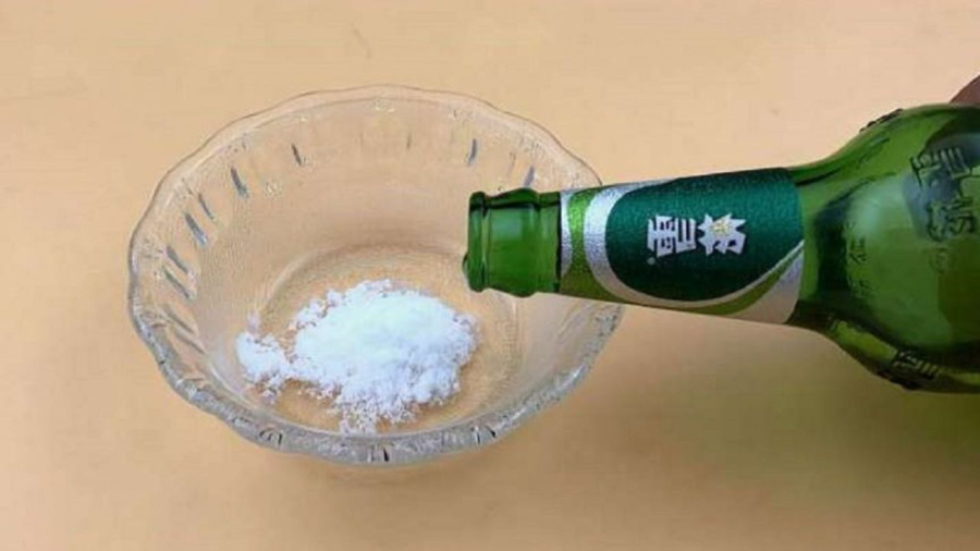 Thêm muối vào bia còn có tác dụng tạo ra một loại dung dịch làm sạch đồ dùng trong nhà.