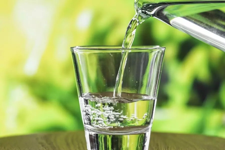 Không có khuyến nghị chính thức nào về lượng nước lọc mà mọi người nên uống mỗi ngày.    